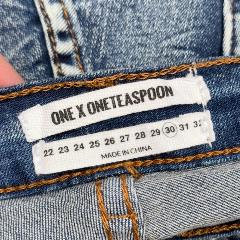 One Teaspoon Blue Blonde Hustler Shorts, Size 30 Paint Splatter Slouchy Shorts - Picture 3 of 9